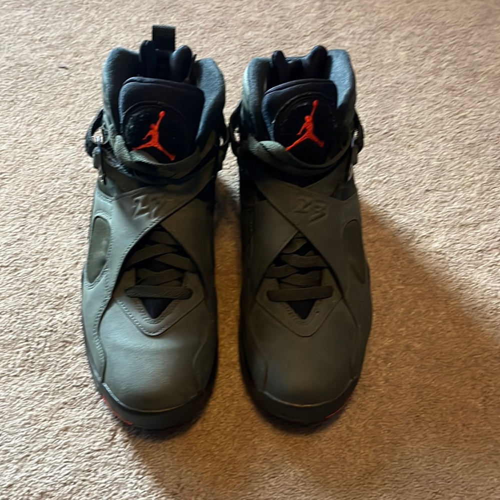 Jordan take flight 8’s. Size 9. Army green